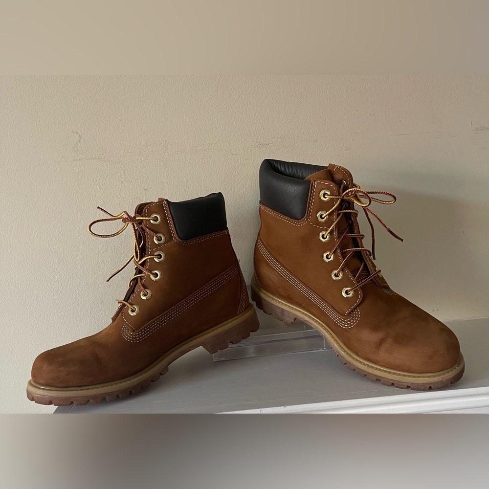 Timberland Women’s Ek 6 Inch Premium Boots Wheat Nubuck Size 8 EUC - Picture 3 of 8